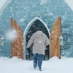 تصاویری بسیار زیبا از هتل ساخته شده از یخ در کانادا