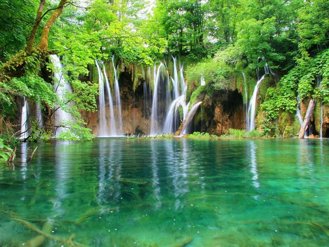 تصاویری بسیار زیبا از آبشارهای شگفت انگیز