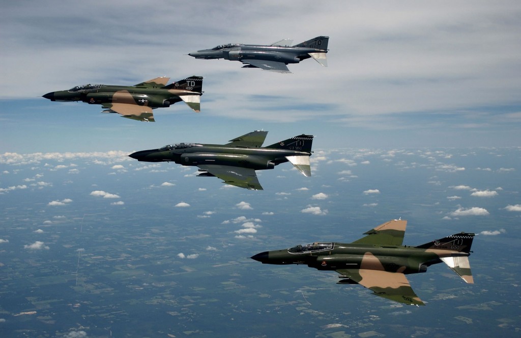 f-4 جنگنده