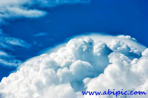 در این پست یک طرح لایه باز فتوشاپ از منظره ابری برای دانلود قرار داده شده است. این طرح شامل 7 حالت مختلف هوای ابری است و در سایز 3000*2000 پیکسل می باشد.فایل txt راهنمای این طرح نیز به همراه مجموعه قرار داده شده است.